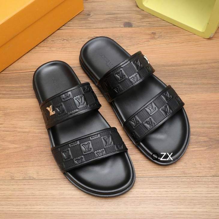 Picture of Louis Vuitton Slippers _SKULVsz35-452CY0108363